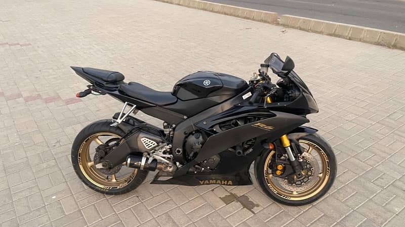 Heavy Sports Bike Yamaha R6 in mint and stock condition !! 17