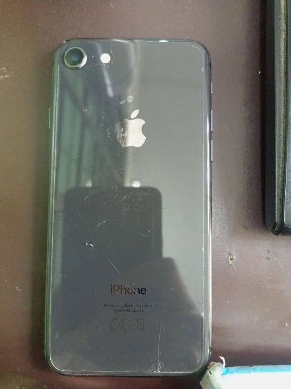 iphone 8 for sale ic/ issue hay / box charger included 0