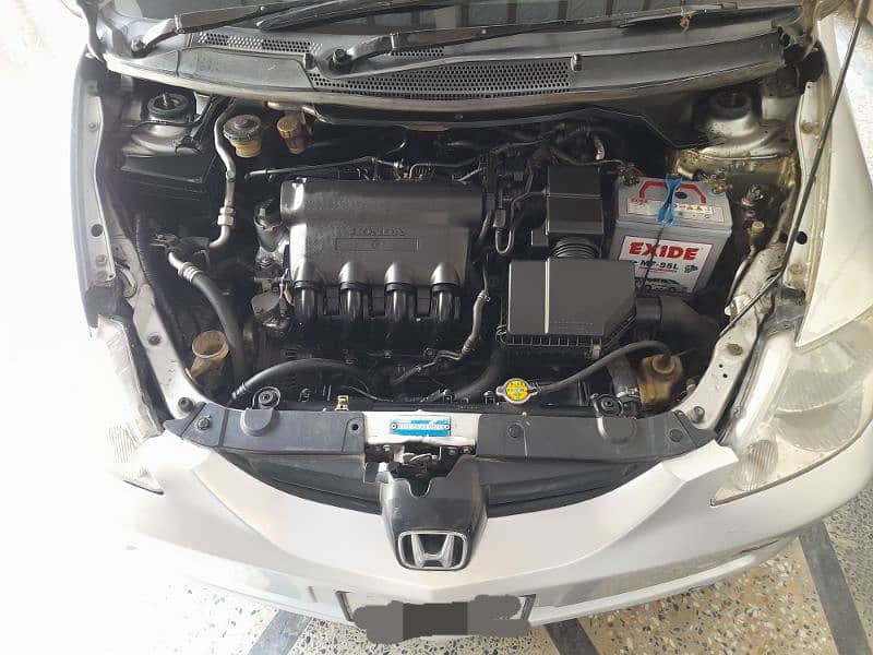 Honda City IDSI 2004 for Sale in Excellent Condition 2