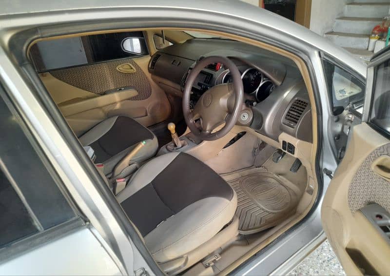 Honda City IDSI 2004 for Sale in Excellent Condition 5