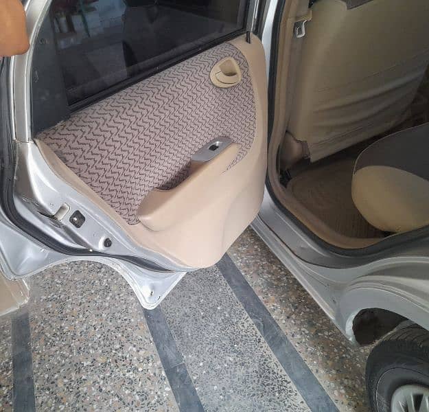 Honda City IDSI 2004 for Sale in Excellent Condition 9