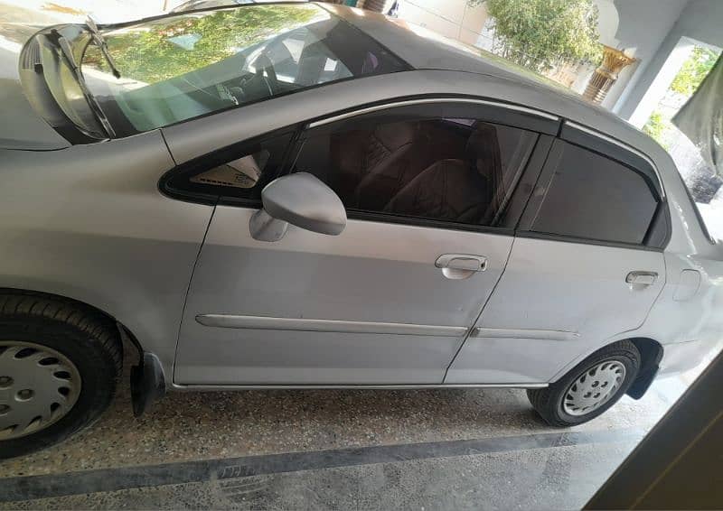 Honda City IDSI 2004 for Sale in Excellent Condition 13