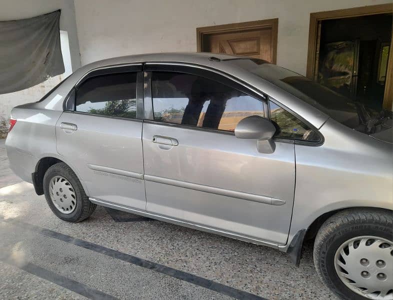 Honda City IDSI 2004 for Sale in Excellent Condition 14