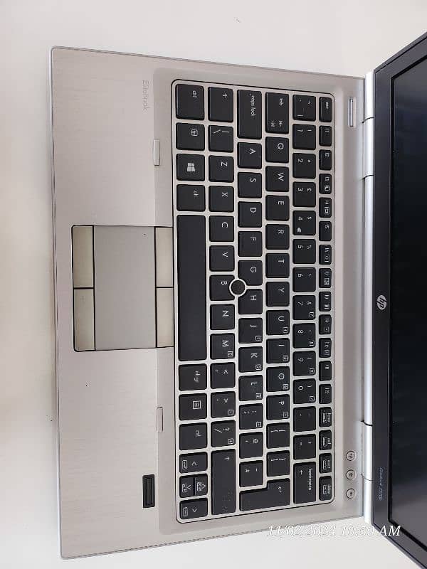 HP ELITEBOOK 2570p core i3-3rd Generation 8