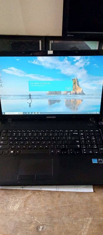 Samsung i7 3rd Gen 8gb RAM 118gb SSD 17 inch 0