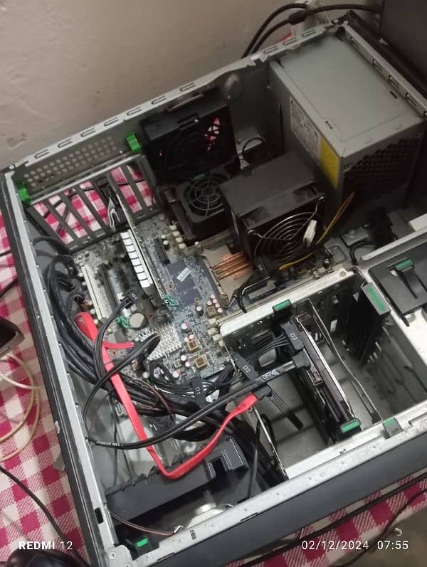 GAMING PC HP Z420 - 4 Core E5-1620 3.7Ghz  - 16 GB RAM & GIGABYTE GPU 5