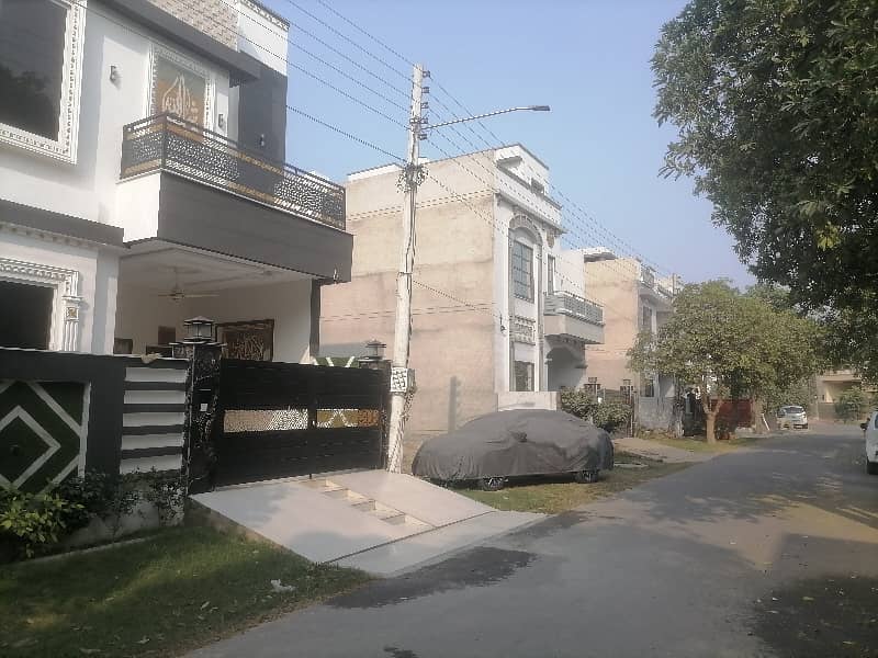 5 Marla House For sale In Rs. 19000000 Only 2