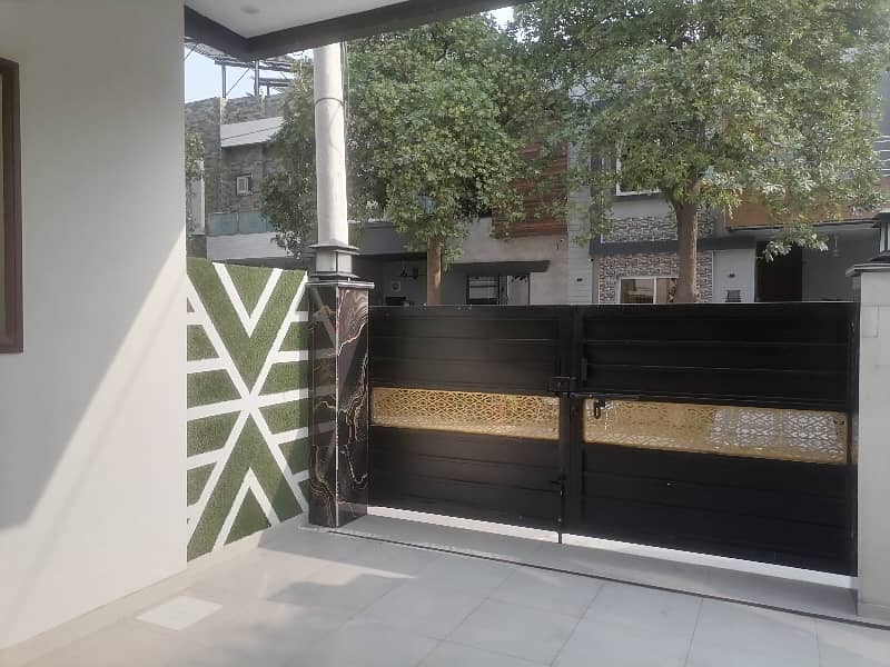 5 Marla House For sale In Rs. 19000000 Only 8