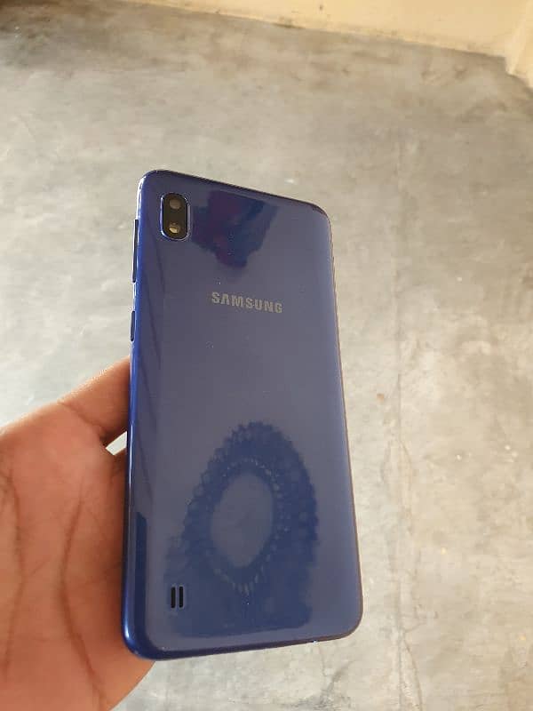 samsung s10 (2/32) location jhelum only mobile 1