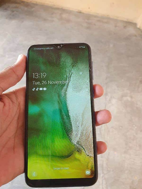 samsung s10 (2/32) location jhelum only mobile 4