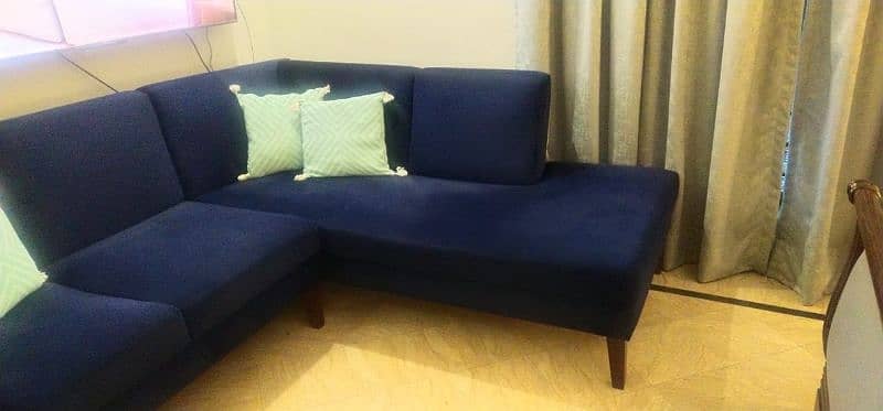 Almost new L shape sofa 5