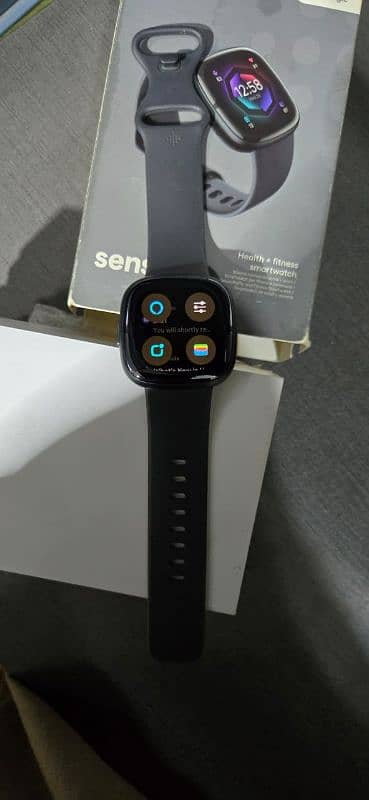 Fitbit Sense 2 4