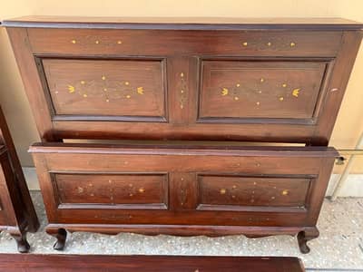 2 Singel beds pure Wooden with Brass design