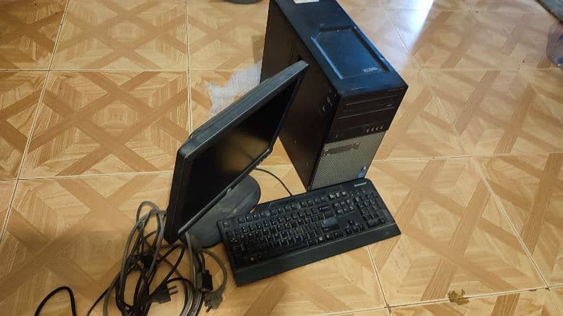 Dell Optiplex 790 I5 2nd Gen with 19-inch LCD and Keyboard 1