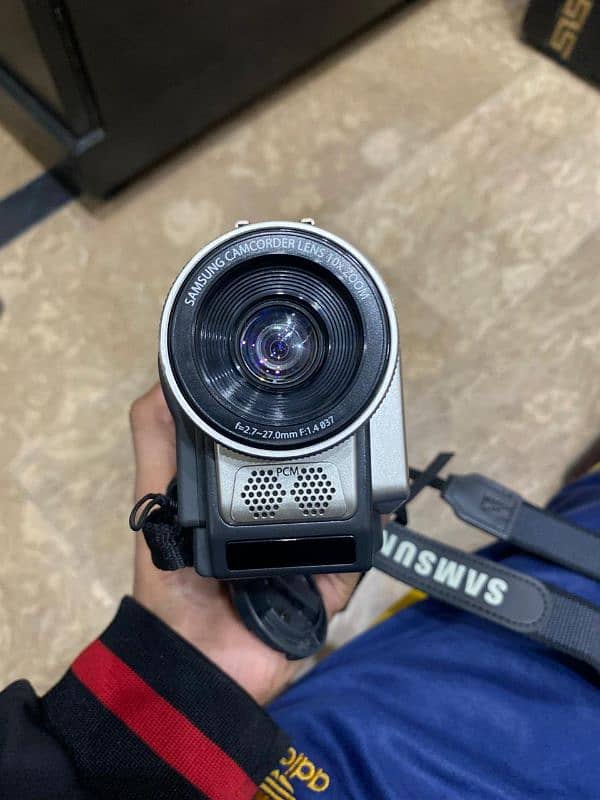 Samsung handycam VP D81 400x 8