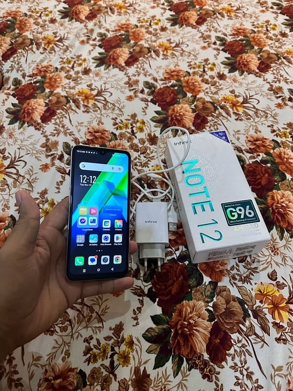 Infinix note 12 8/128 gb with box with charger 1