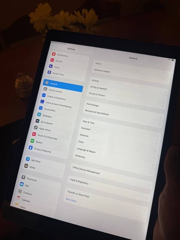 iPad Pro 12.9 inch in Neat & Clean Condition 1