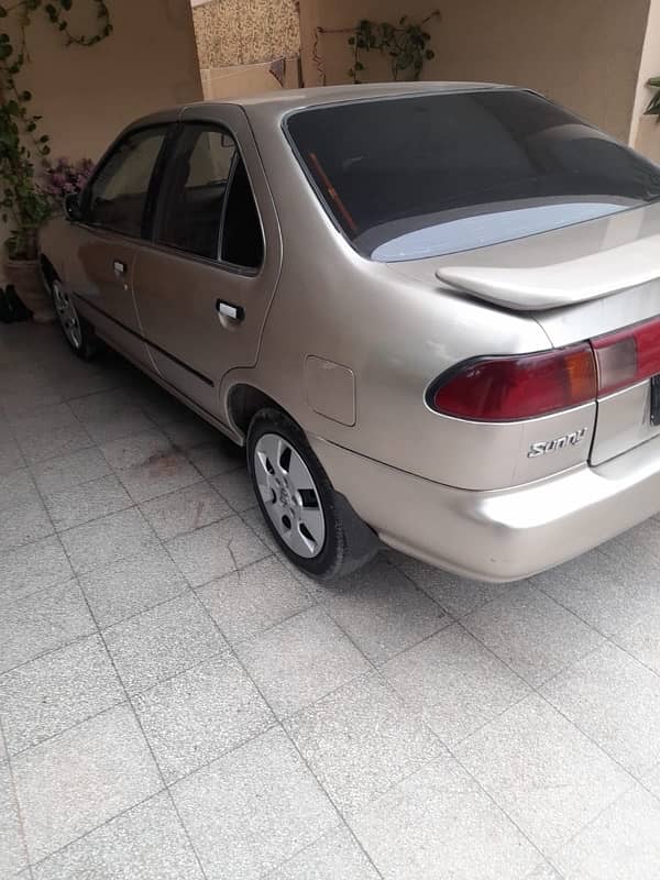 Nissan Sunny 1998 4