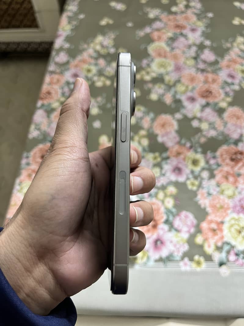 iphone 15 pro 256gb natural PTA APPROVED 9