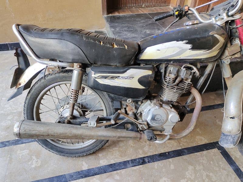 Honda 125 urgent sale 2015 3