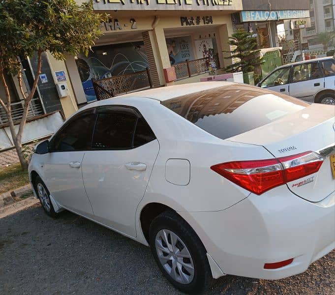 Toyota Corolla GLI 2016 AutoMatic 1