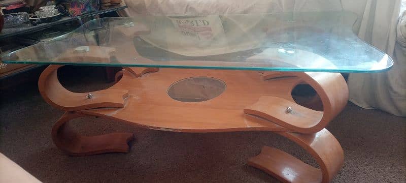 Center table in good condition 3