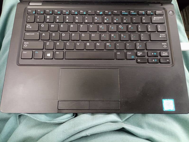 Dell Latitude 5290 1