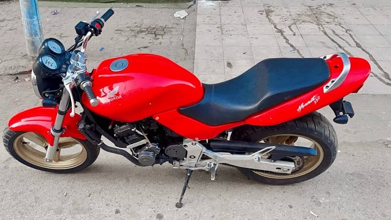 Heavy Sports Bike Honda Hornet 250cc in mint condition !! 6