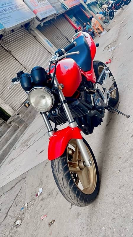 Heavy Sports Bike Honda Hornet 250cc in mint condition !! 11