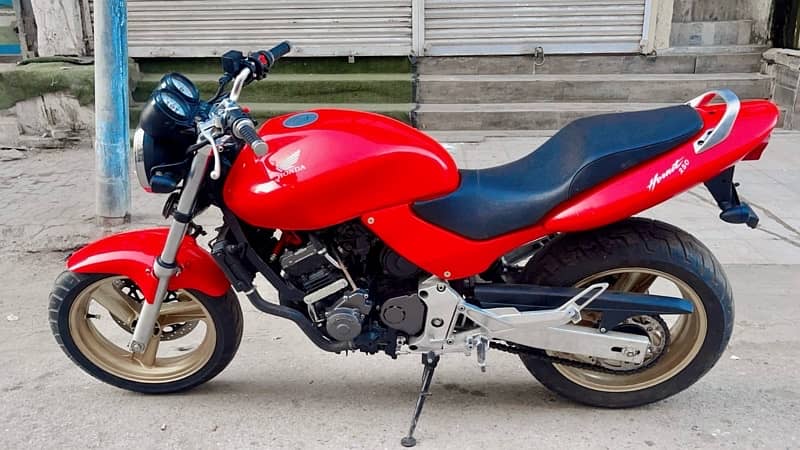 Heavy Sports Bike Honda Hornet 250cc in mint condition !! 13