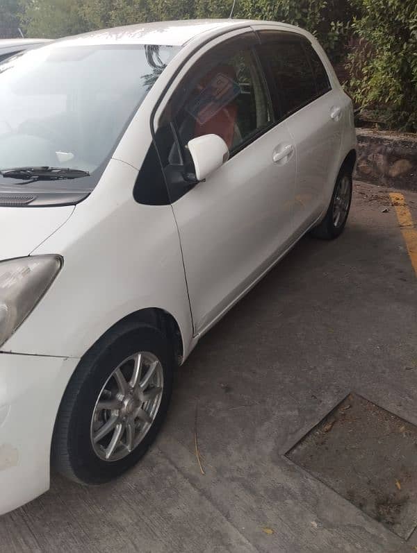 Toyota Vitz 2010 3