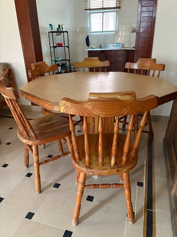 6 Seater Round Dining Table 1