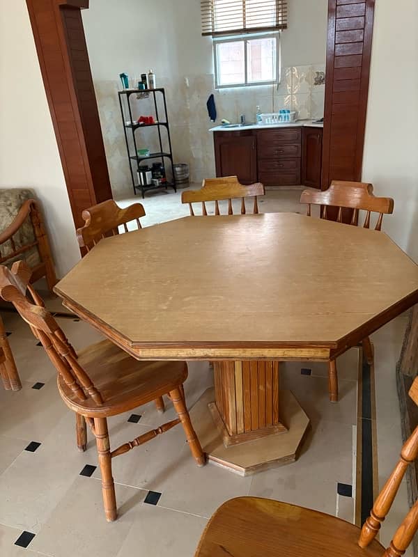 6 Seater Round Dining Table 5