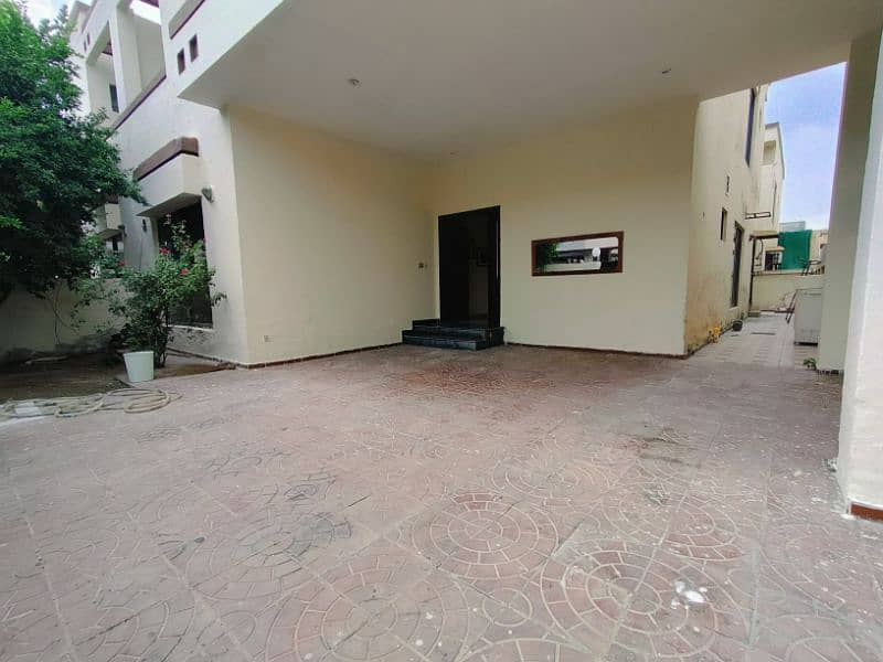 10 Marla Fully Furnished House For Short Stay!! Daily Rent 25K. 12