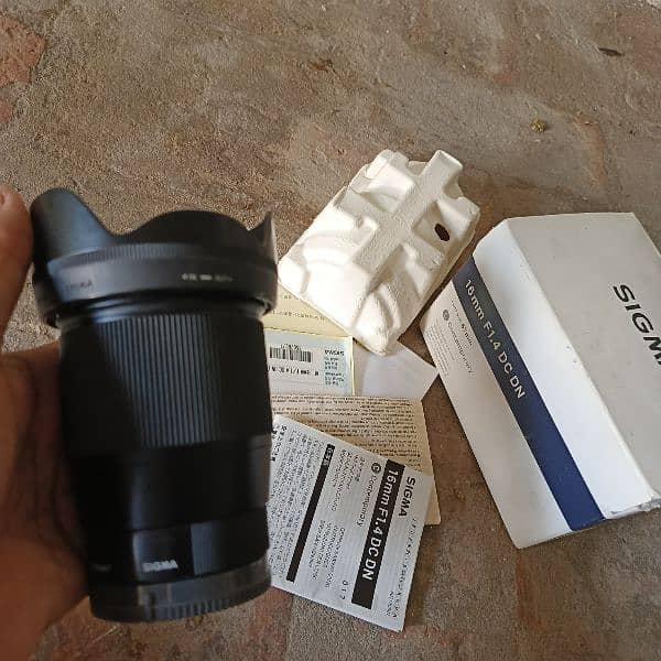 sony mount sigma 16mm f1.4 apsc with box dacuments 10sa condition 4