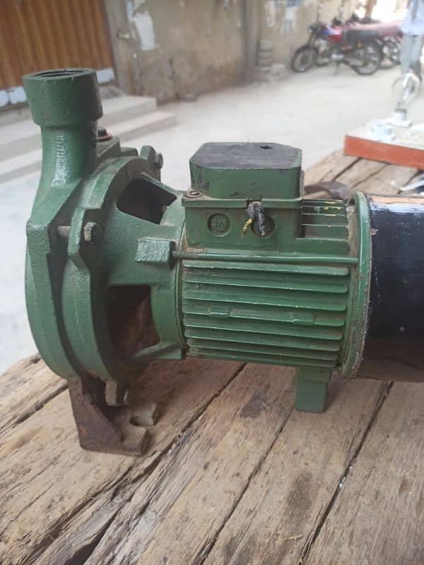 mono backed water pump 0