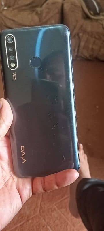 vivo y19 4+1/128 GB 1