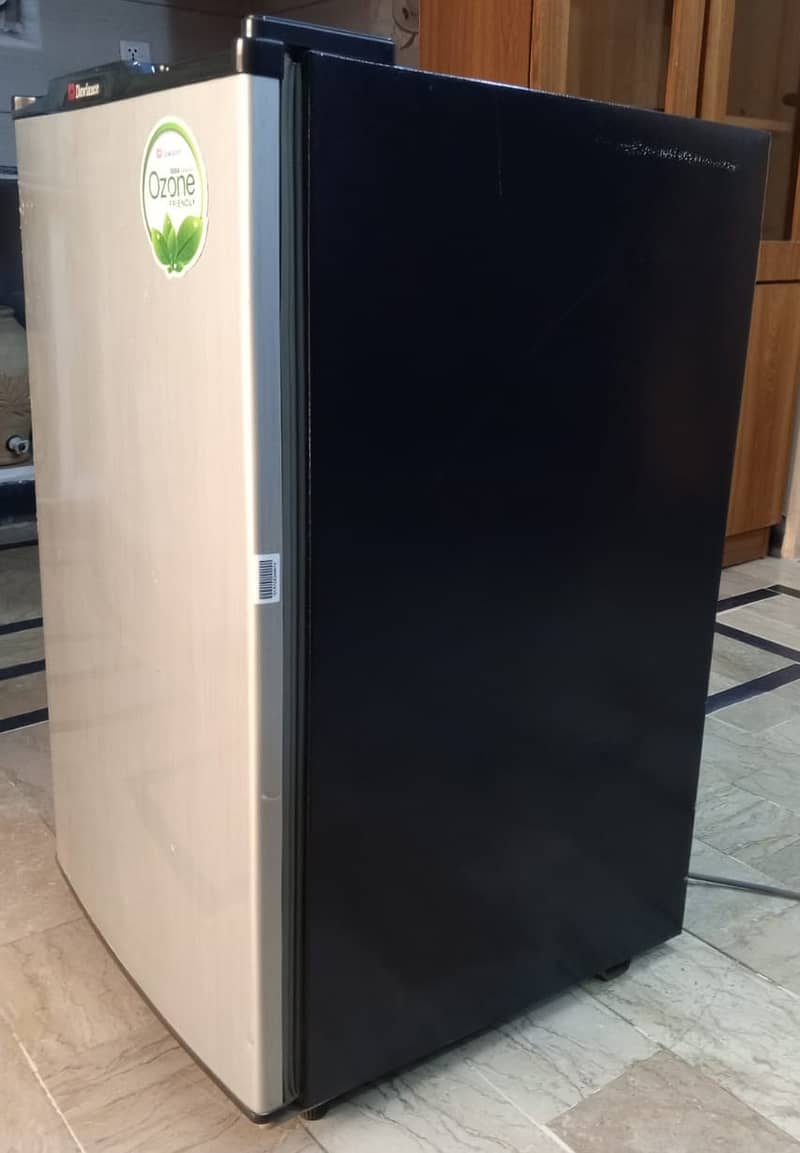 REF 9101 SD R (BLACK & SILVER) Single Door Refrigerator 3