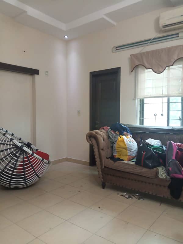 10 Marla House Available For Rent In DHA Phase 6 10