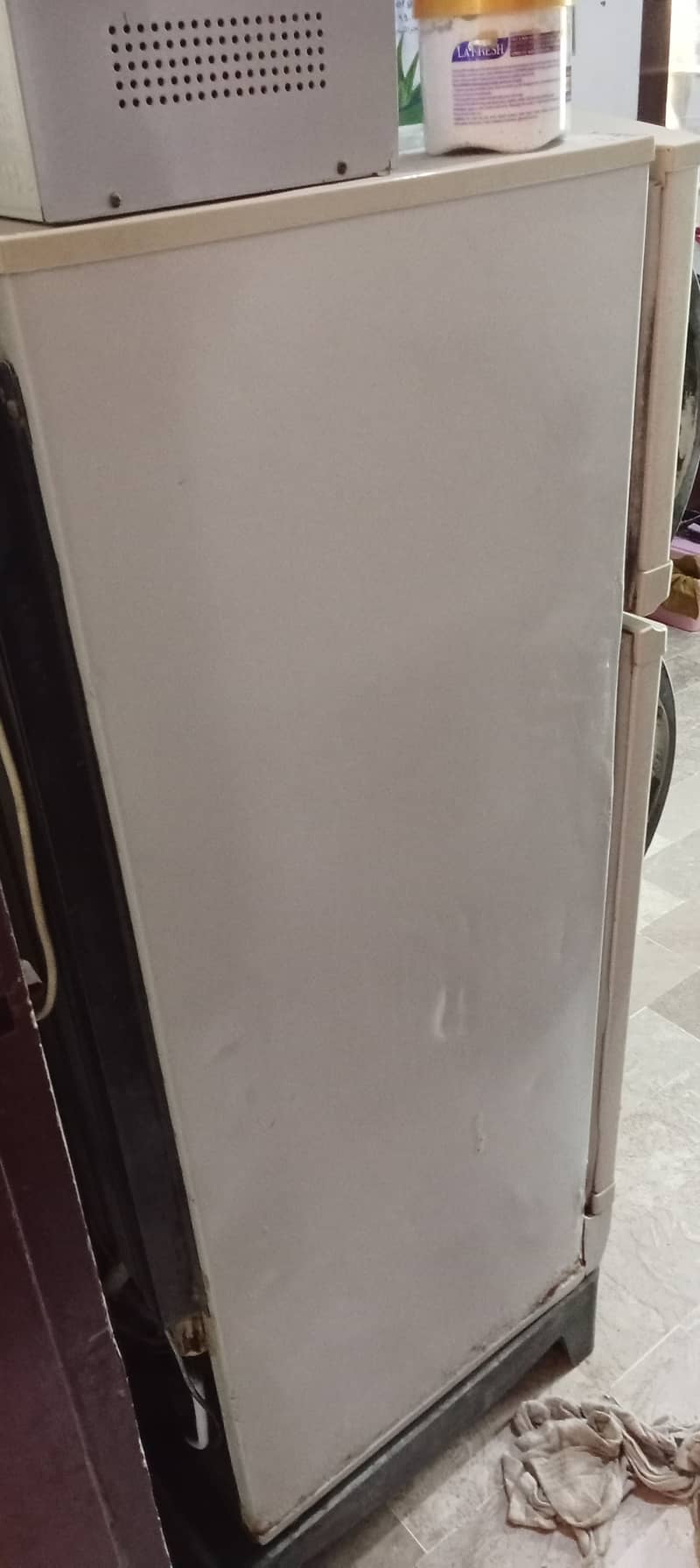 Urgent sale medium size pel refrigerator 1