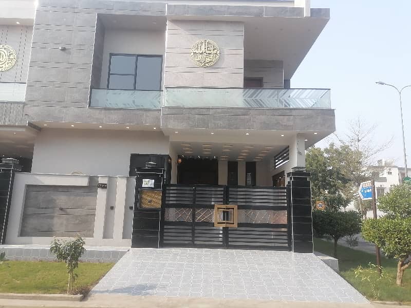 Ideally Located House Of 5 Marla Is Available For sale In Faisalabad 0