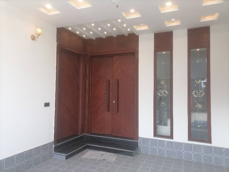 Ideally Located House Of 5 Marla Is Available For sale In Faisalabad 5