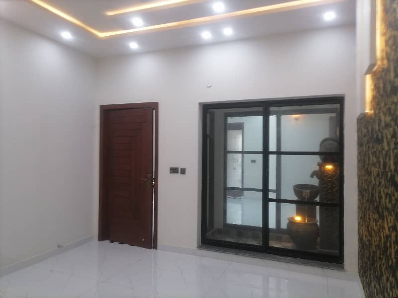 Ideally Located House Of 5 Marla Is Available For sale In Faisalabad 15