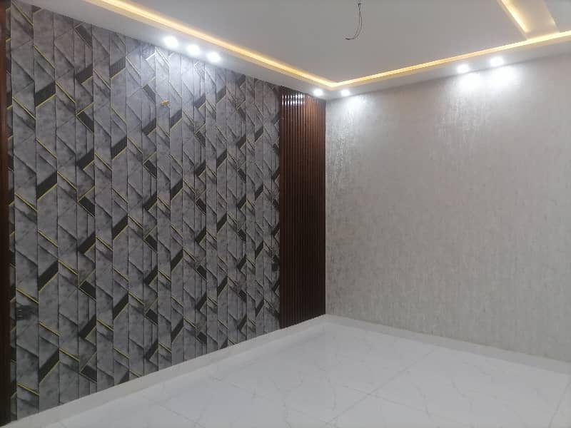 Ideally Located House Of 5 Marla Is Available For sale In Faisalabad 19