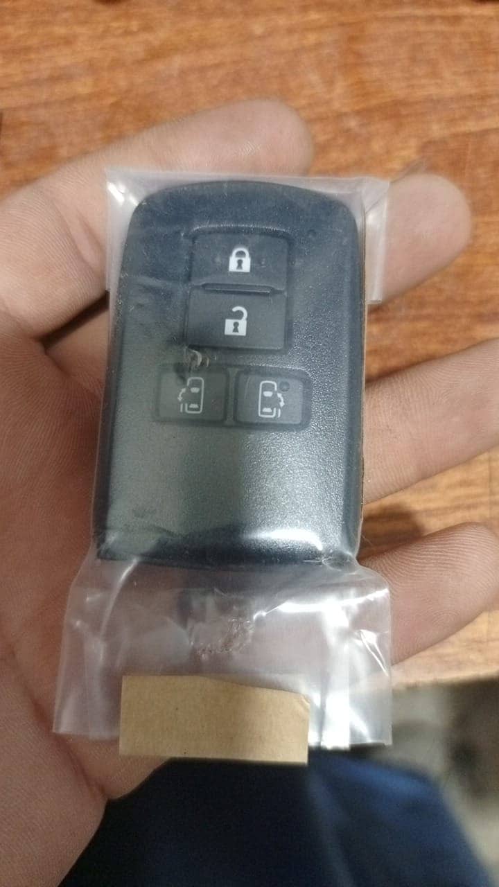 Toyota AQUA Prius 1.8 original remote available with programming 4