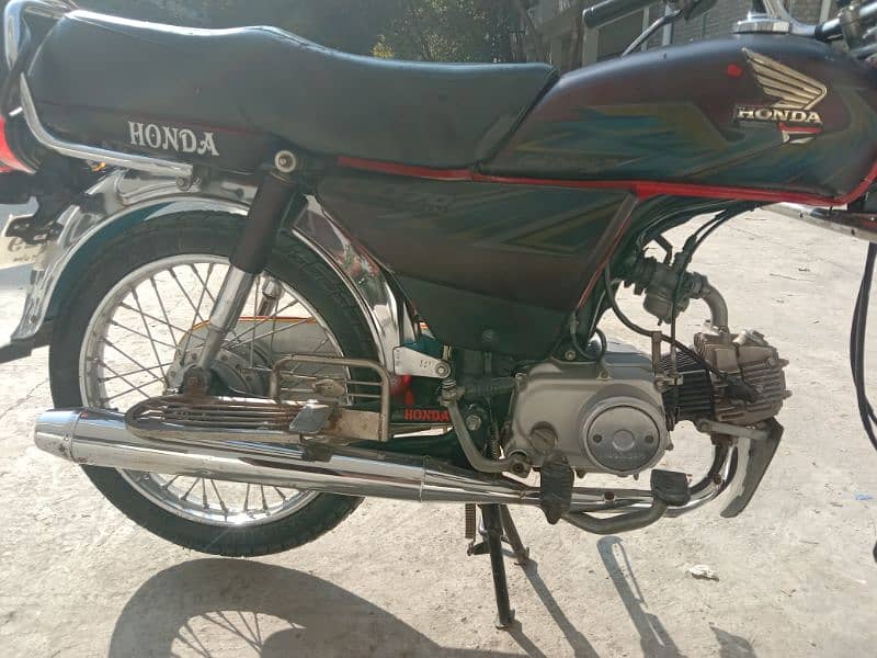 HONDA CD 70 2021 MODEL 3