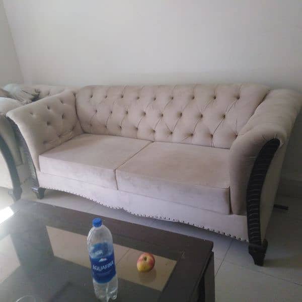 used sofa for sale in good condition 10/10. 2