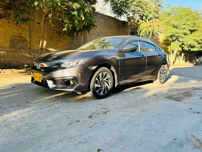 Honda Civic Oriel 1.8 i-VTEC  2018 1