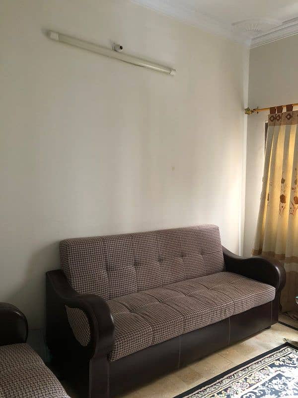 7 seater sofa ( in good condition,no scratches) 3