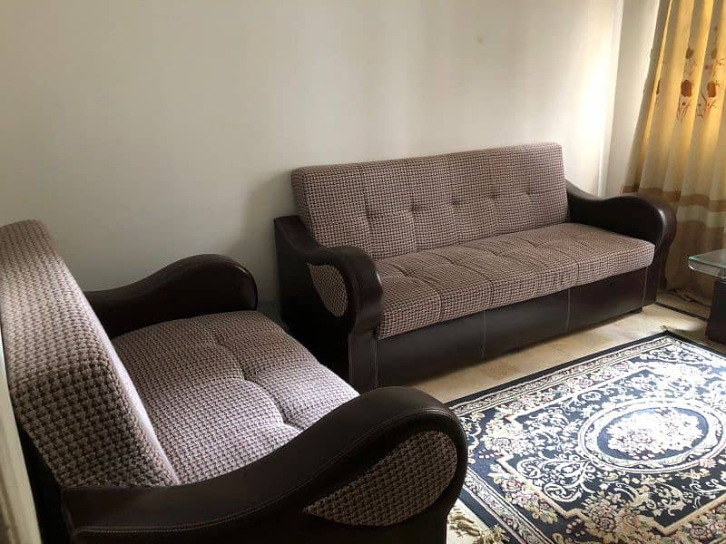 7 seater sofa ( in good condition,no scratches) 6